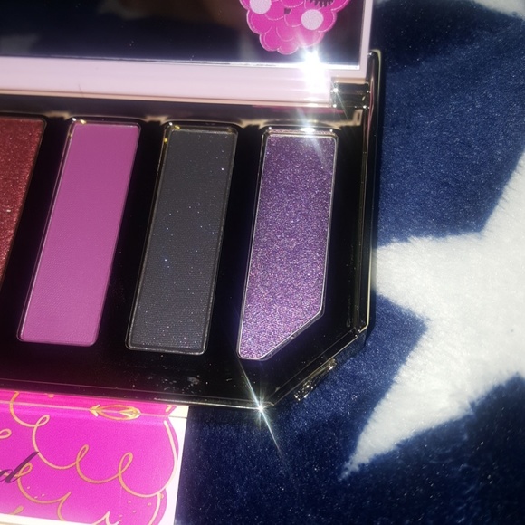 Razzle Dazzle Berry - Picture 4 of 4